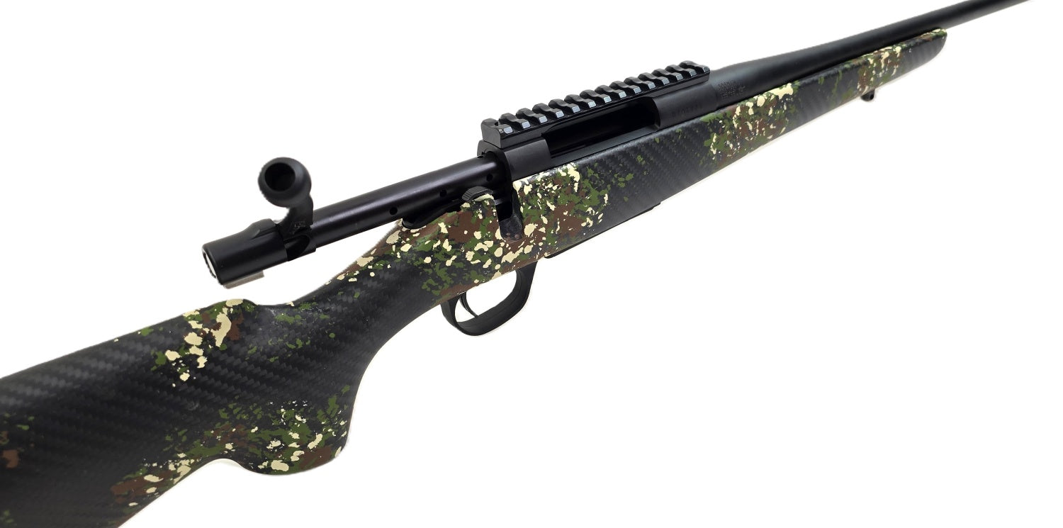 HOWA Gewehr mit Zielfernrohr, Schalldämpfer.