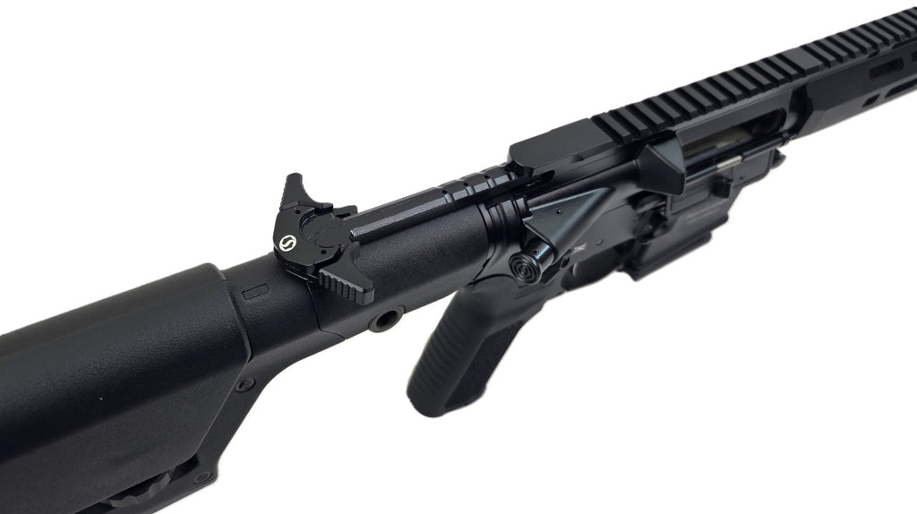 Schmeisser Gewehr, schwarz, seitliche Ansicht.