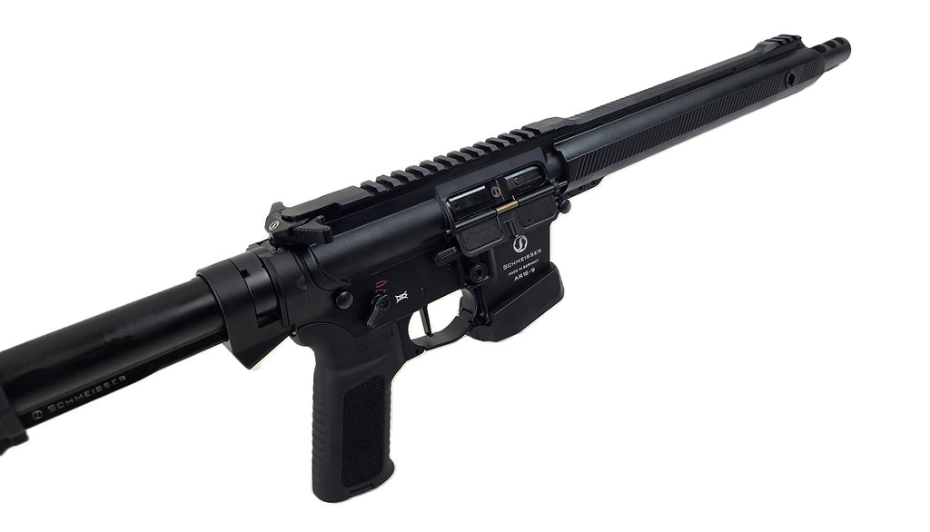 Schmeisser Gewehr, schwarz, seitliche Ansicht.