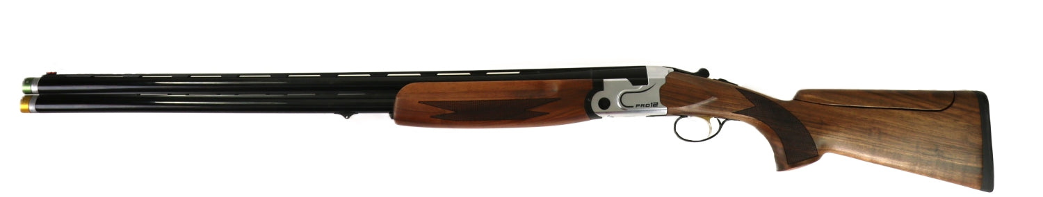 Brenner Jagdflinte mit Holzschaft.