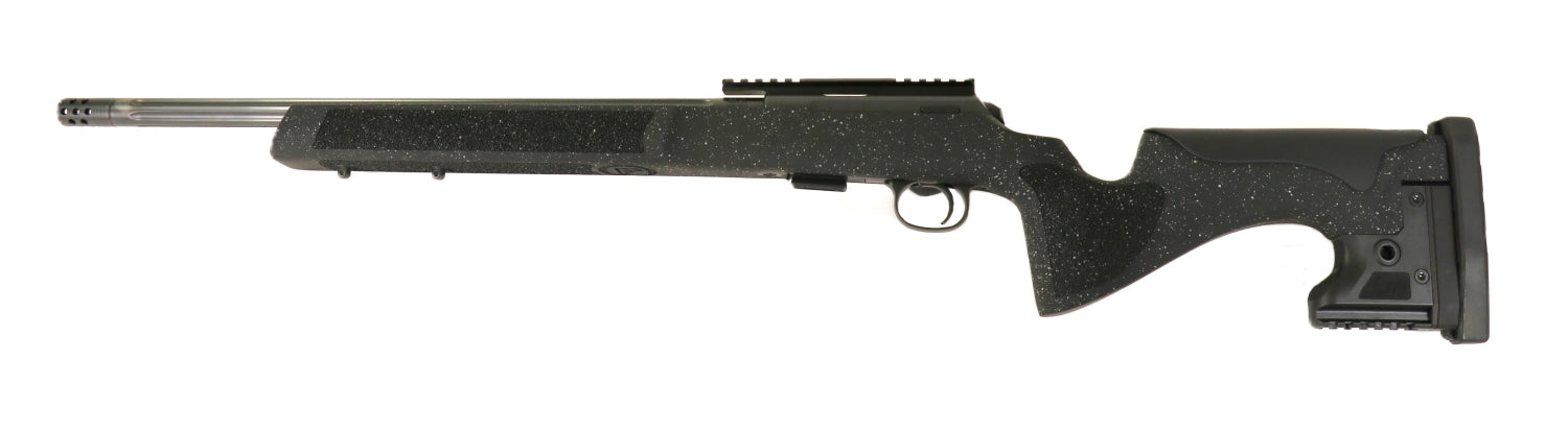 Schwarzes CZ-Gewehr mit Zielfernrohr.