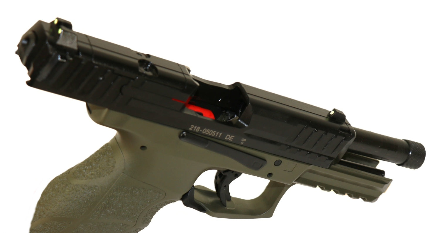 Heckler & Koch Pistole, olivgrün.
