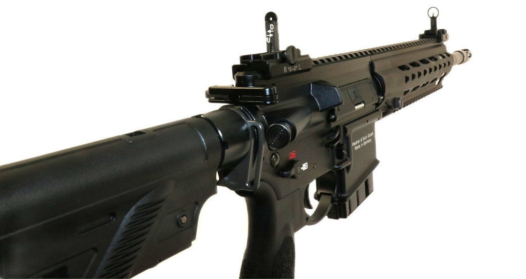 Heckler & Koch Gewehr seitlich.