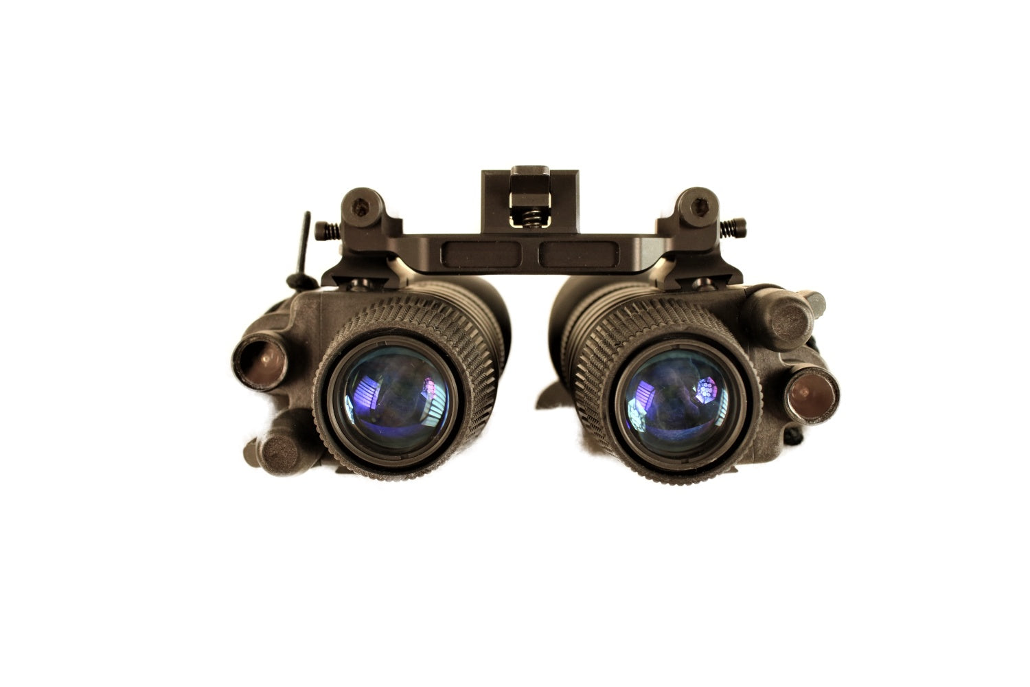 NIGHT-TRONIC Nachtsichtgerät auf Helm.