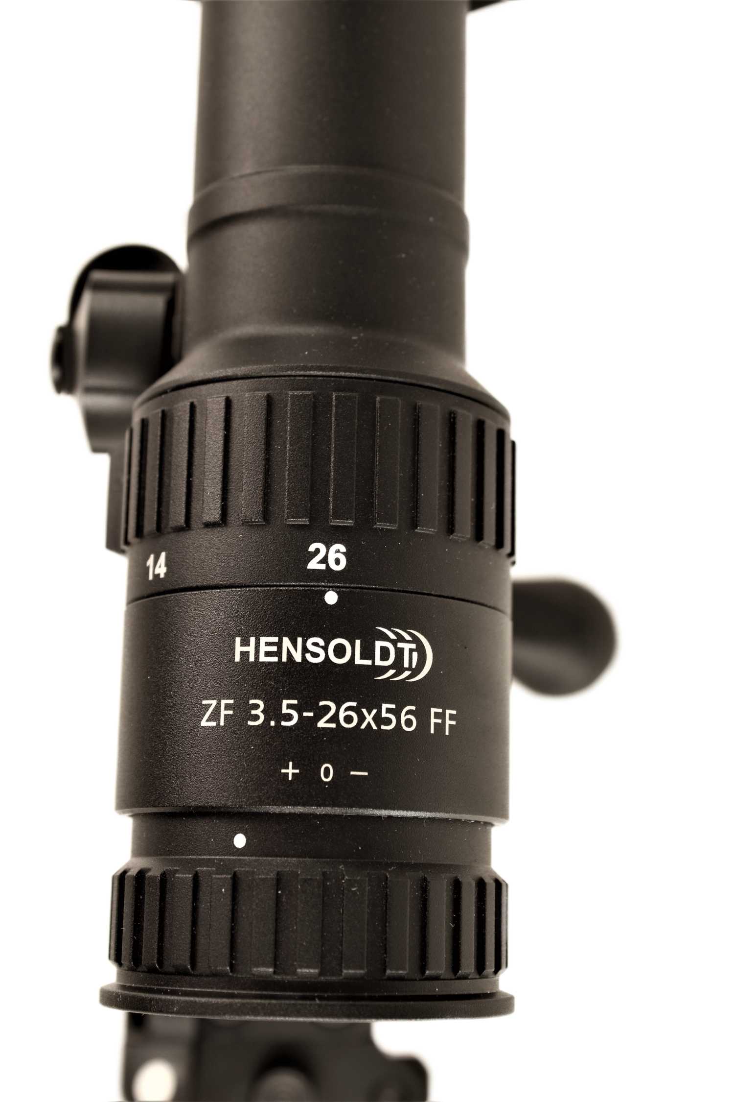 HENSOLDT Zielfernrohr auf Schiene montiert.