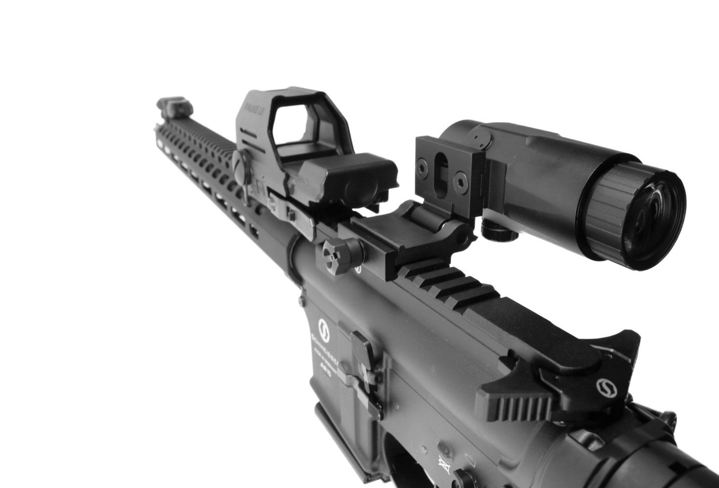 Schmeisser Gewehr, schwarz, seitliche Ansicht.