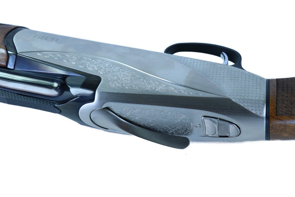 Benelli Jagdflinte mit Holzschaft.