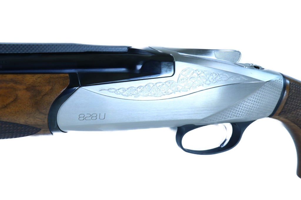 Benelli Jagdflinte mit Holzschaft.