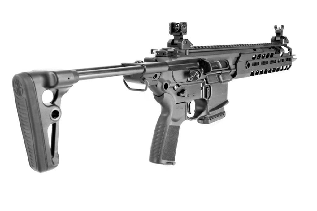 SIG SAUER Gewehr, schwarz, seitlich.