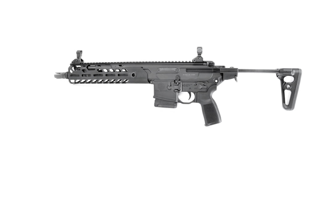 SIG SAUER Gewehr, schwarz, seitlich.