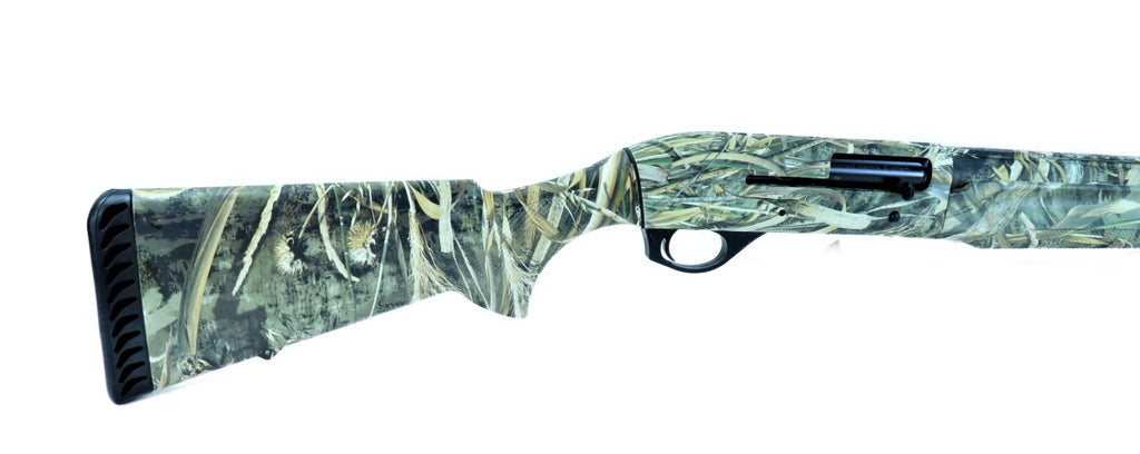 Benelli Gewehr mit Tarnmuster.