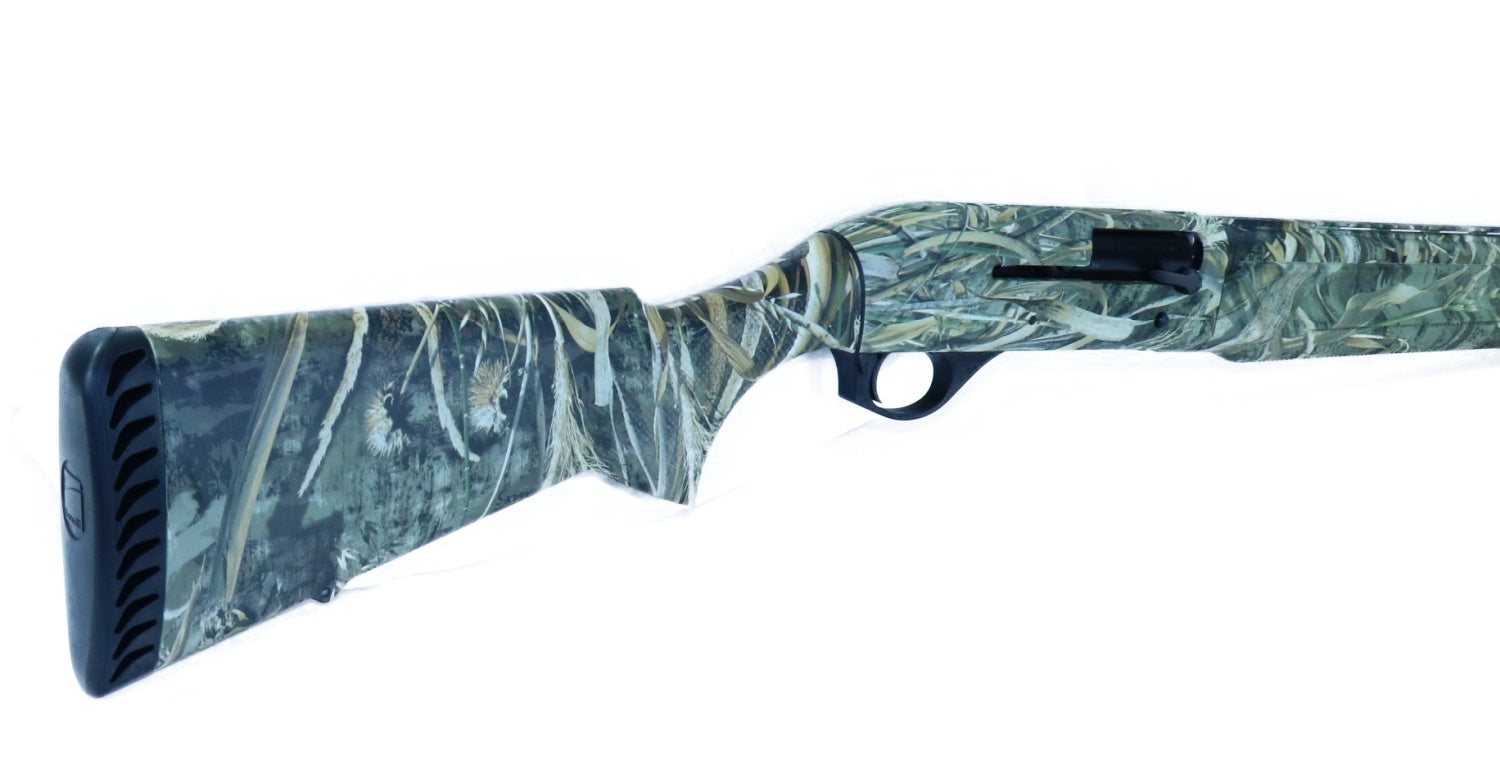 Benelli Gewehr mit Tarnmuster.