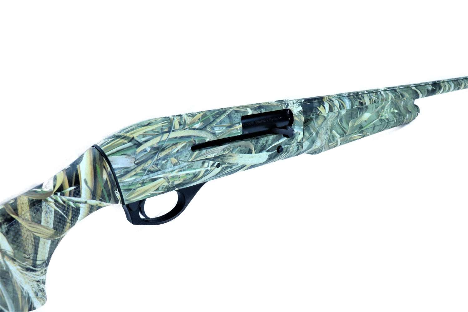 Benelli Gewehr mit Tarnmuster.