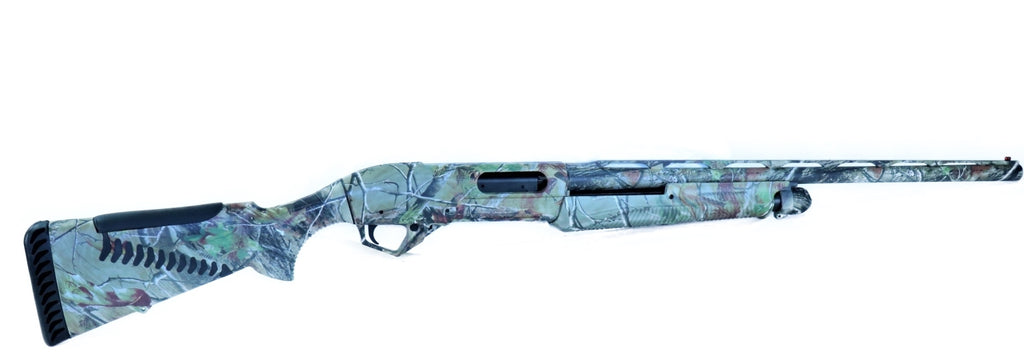 Benelli Gewehr mit Tarnmuster.