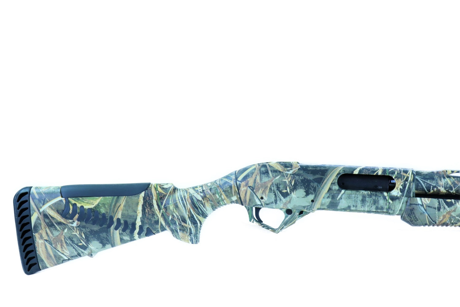 Benelli Gewehr mit Tarnmuster.