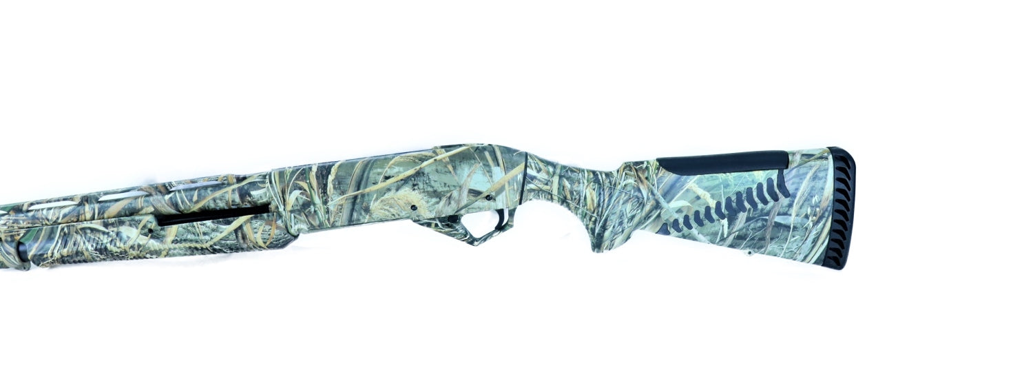 Benelli Gewehr mit Tarnmuster.