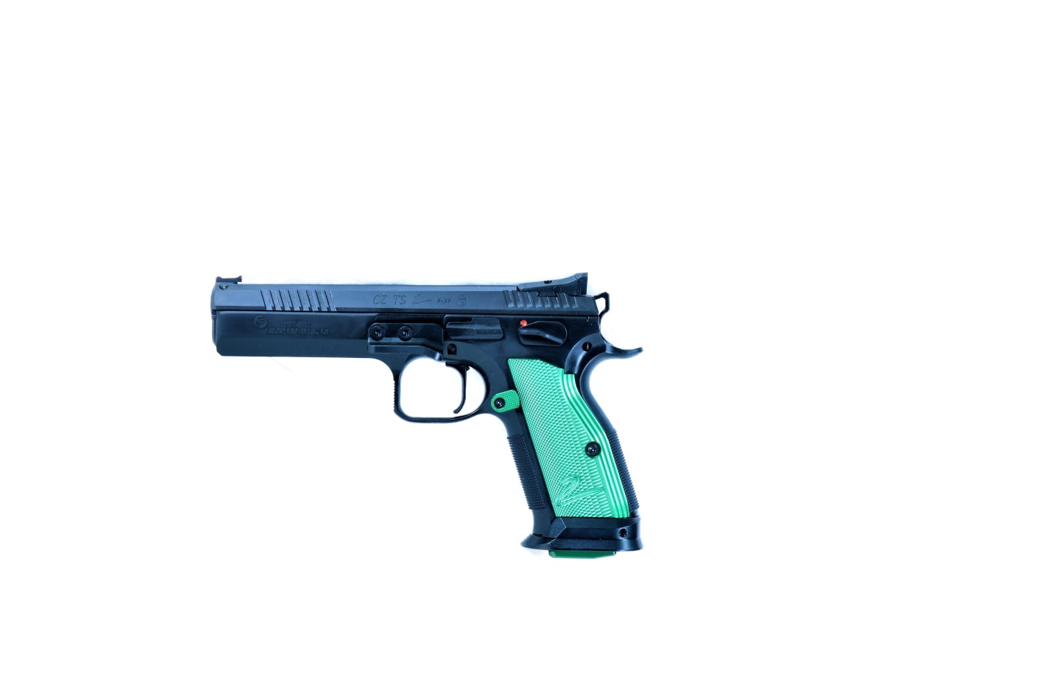 CZ Pistole mit grünem Griff.