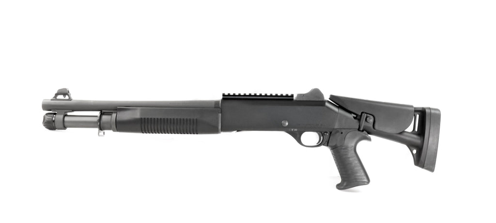 Benelli Schrotflinte mit Pistolengriff.