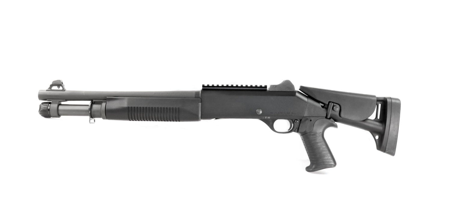 Benelli Schrotflinte mit Pistolengriff.