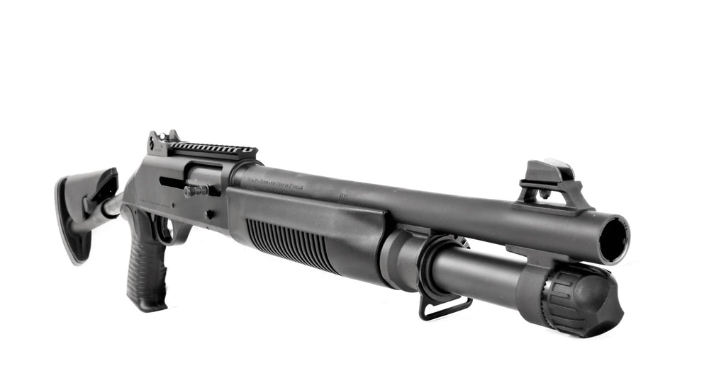 Benelli Schrotflinte mit Pistolengriff.