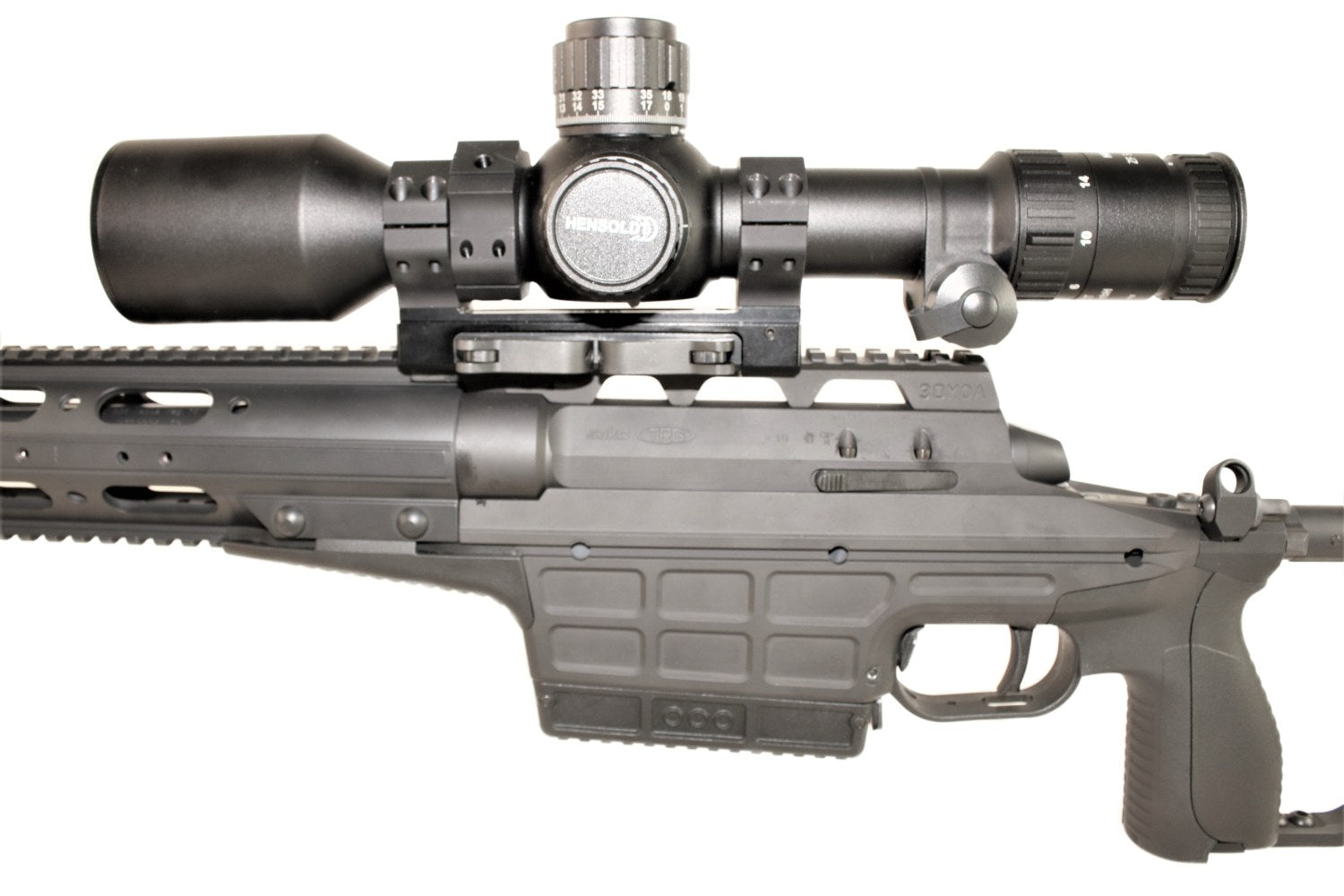 SAKO Präzisionsgewehr mit Zielfernrohr.