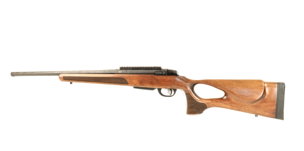 Brenner Jagdgewehr mit Holzschaft.