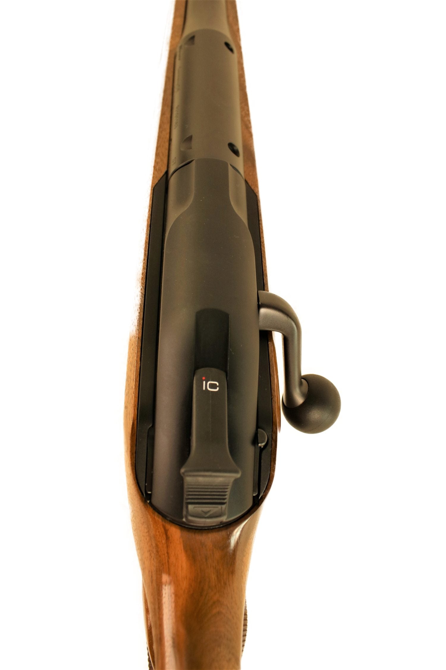 Blaser Jagdgewehr mit Holzschaft.