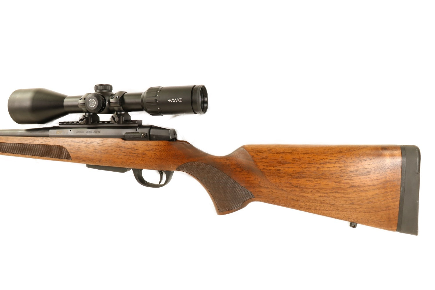 Brenner Gewehr mit Zielfernrohr.