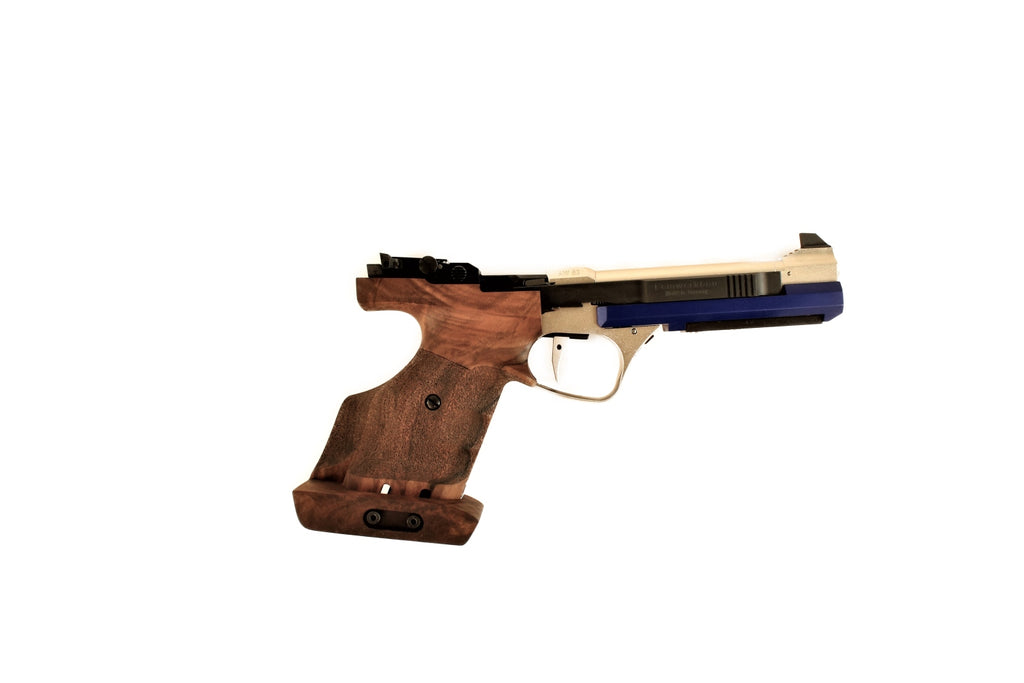 Winchester Pistole mit Holzgriff.