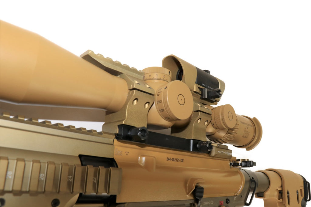 Heckler & Koch Gewehr mit Zielfernrohr.