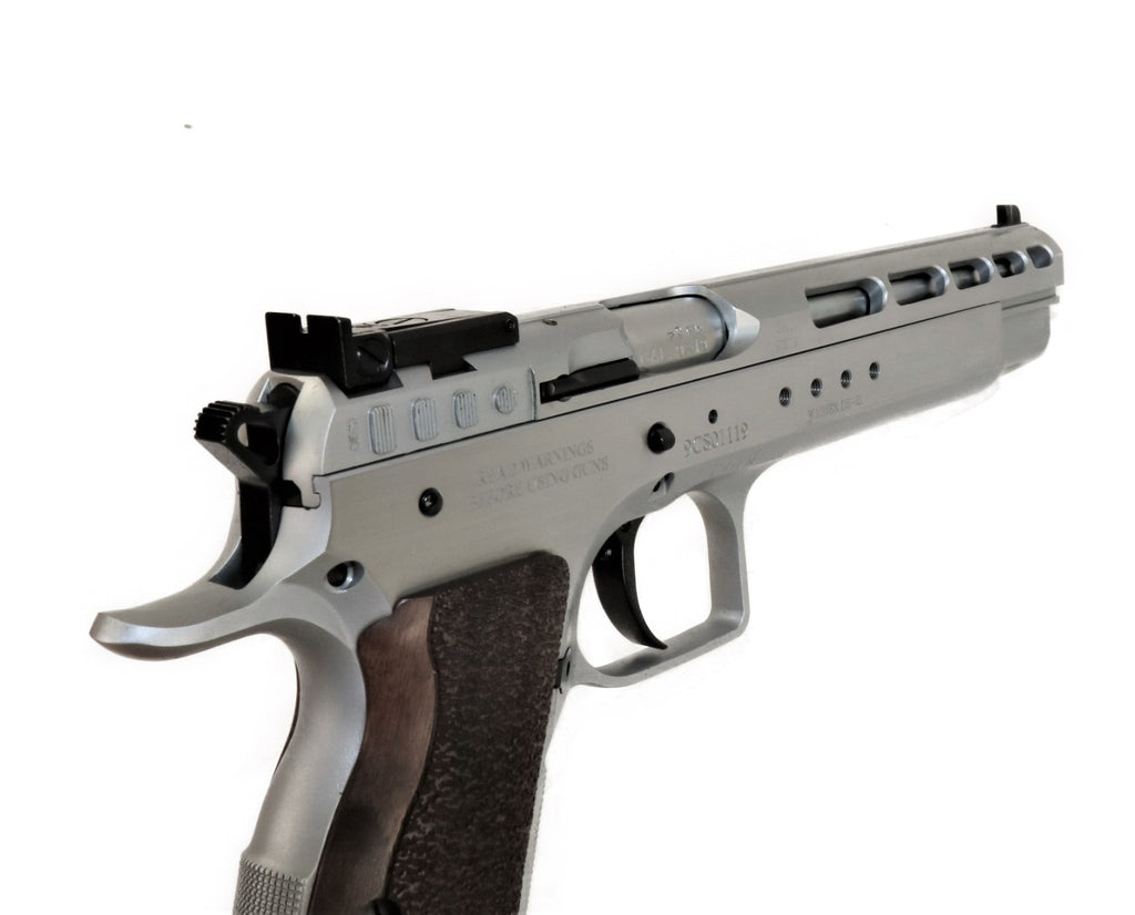 Tanfoglio Pistole mit Lüftungsschlitzen.