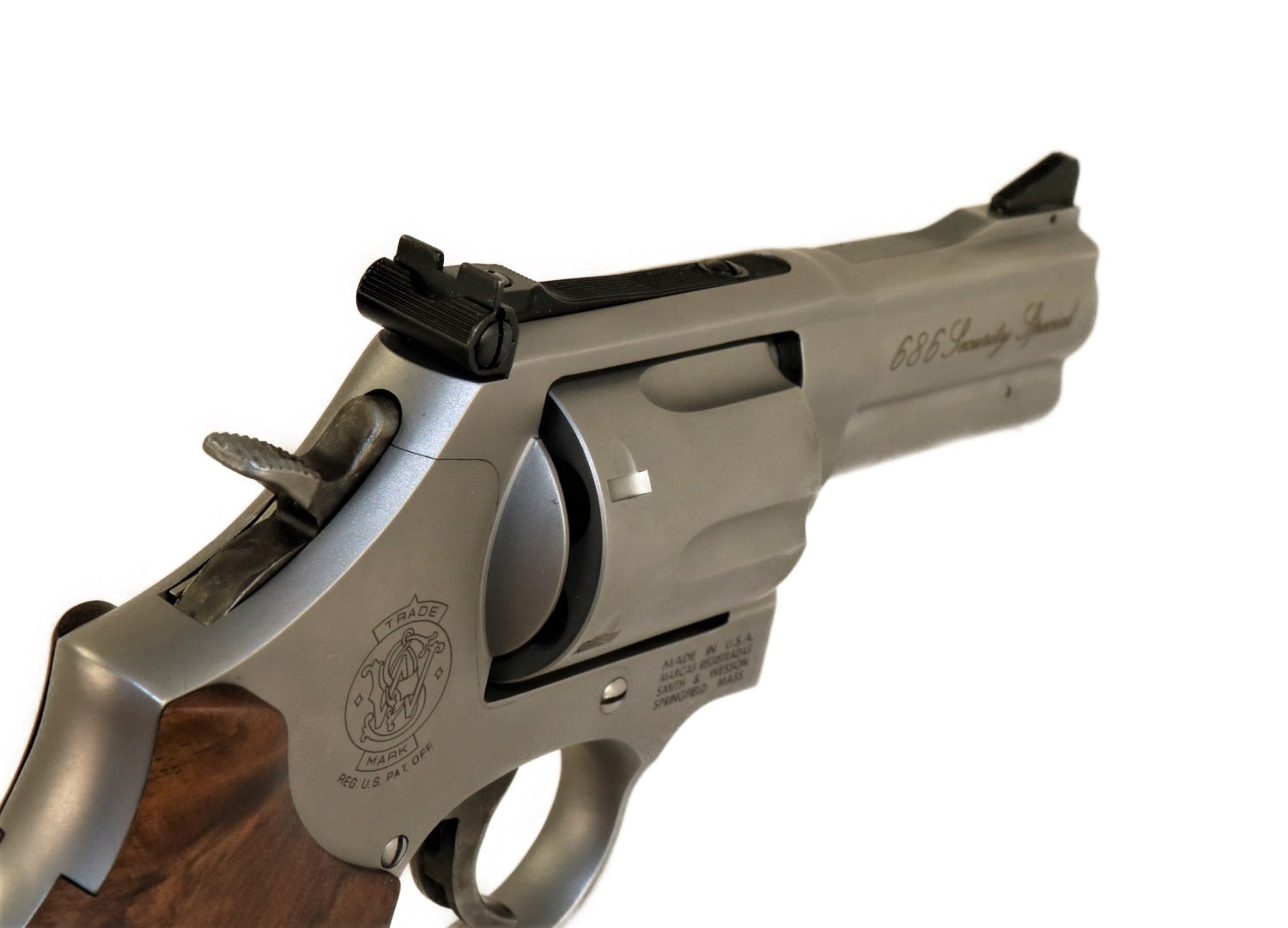 Smith & Wesson Revolver seitlich.