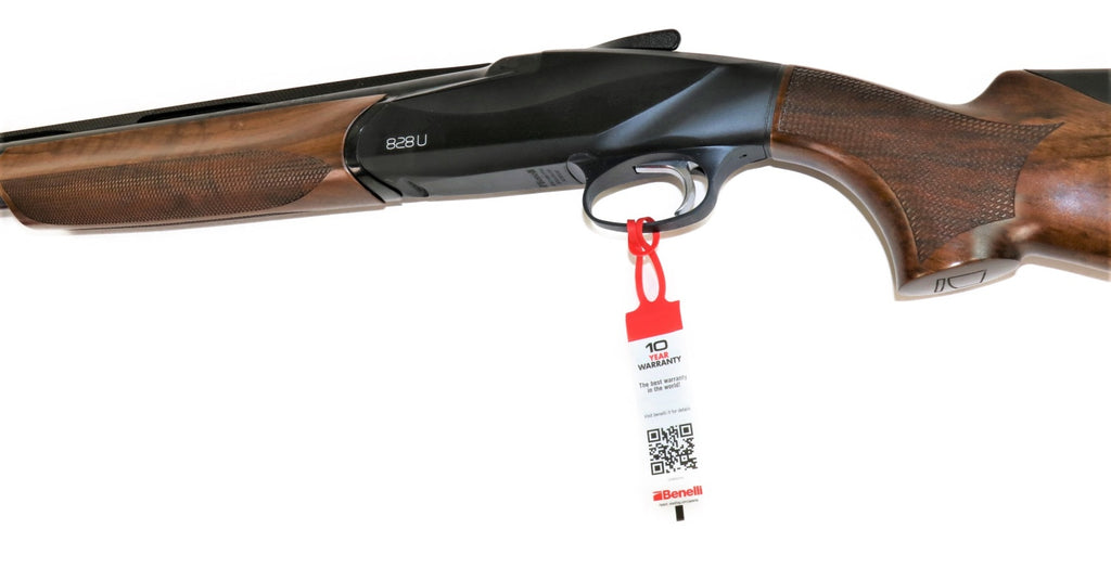 Benelli Jagdflinte mit Holzschaft.