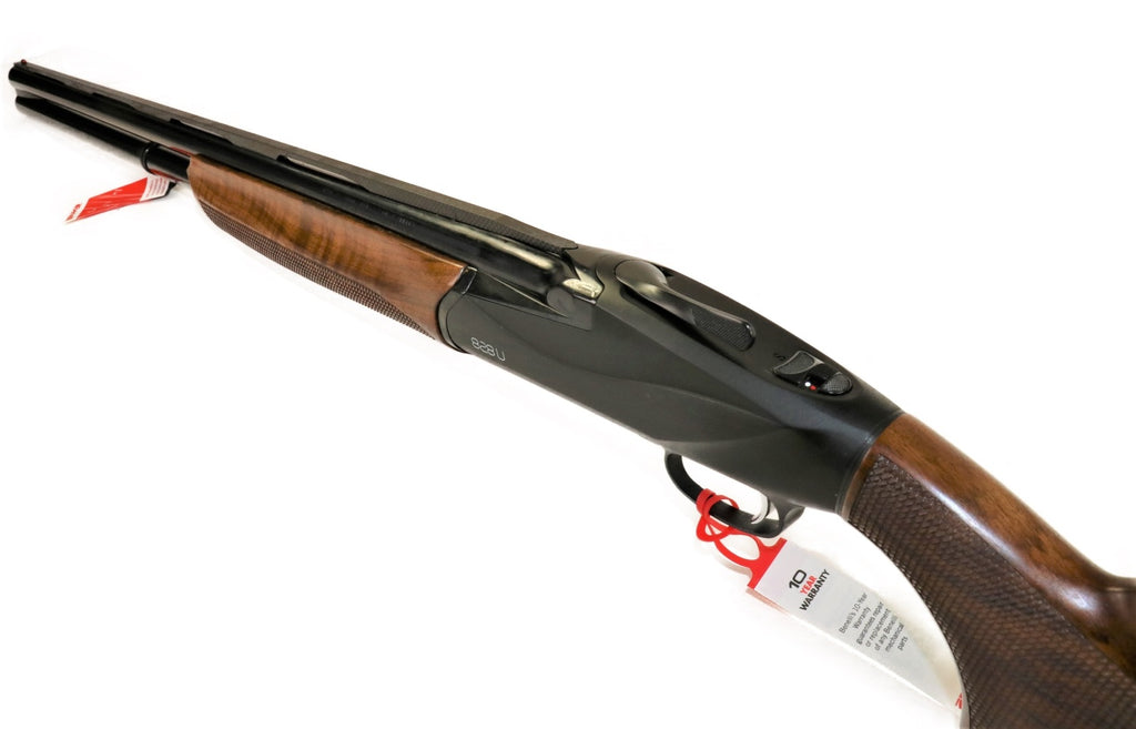 Benelli Jagdflinte mit Holzschaft.