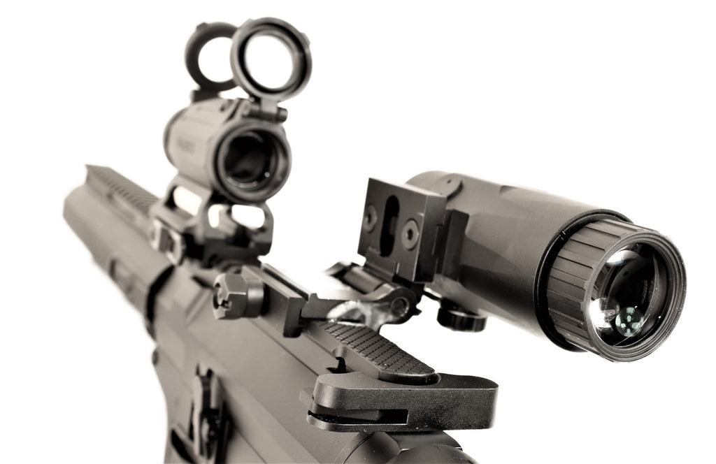 Falke Zielfernrohr mit offenen Abdeckungen.