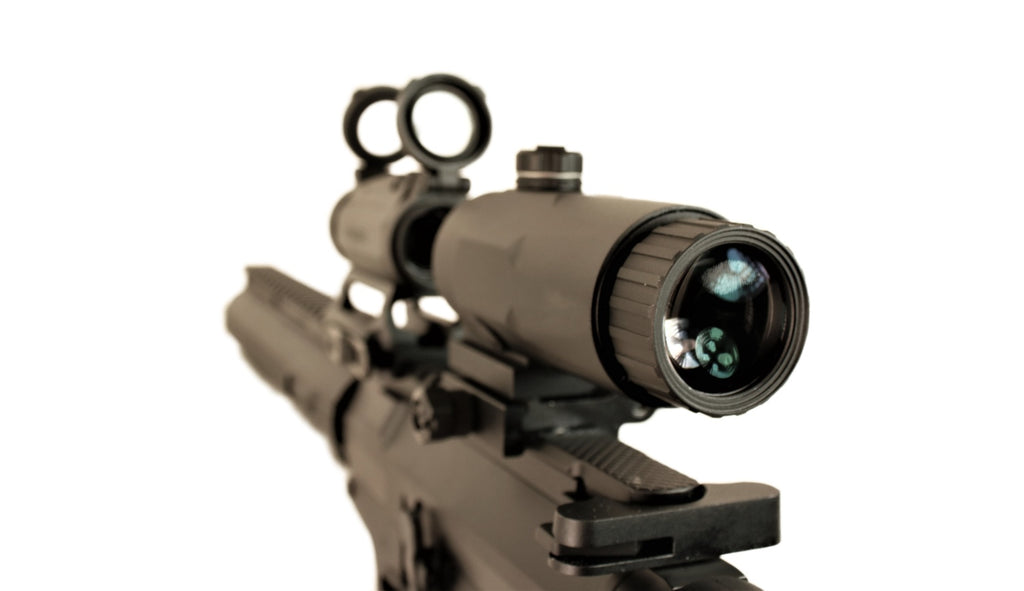 Falke Zielfernrohr mit offenen Abdeckungen.