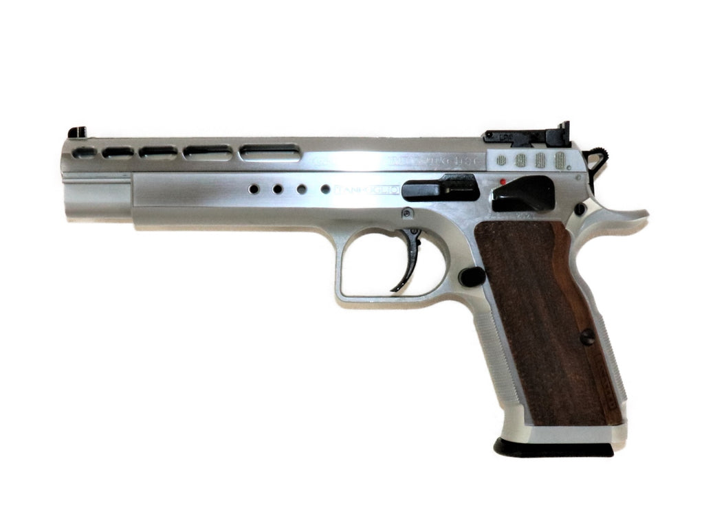 Tanfoglio Pistole mit Holzgriff.