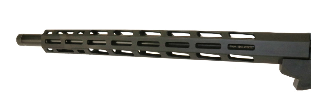 Ruger Präzisionsgewehr, schwarz, seitlich.