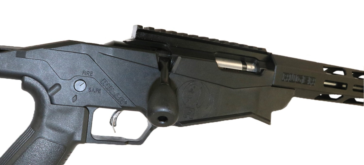 Ruger Präzisionsgewehr, schwarz, seitlich.