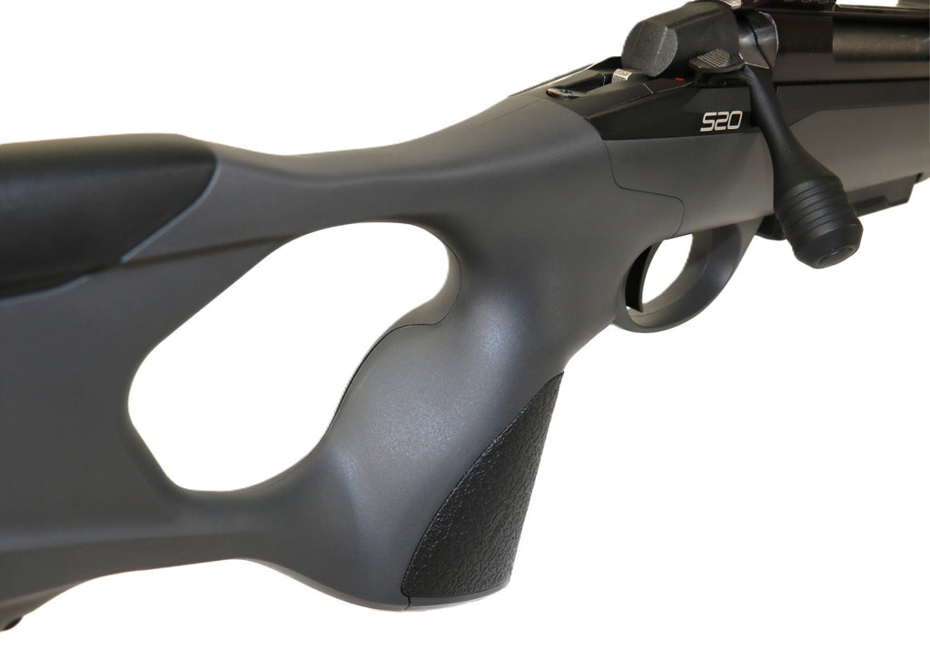 Schwarzes SAKO Gewehr seitlich Ansicht.