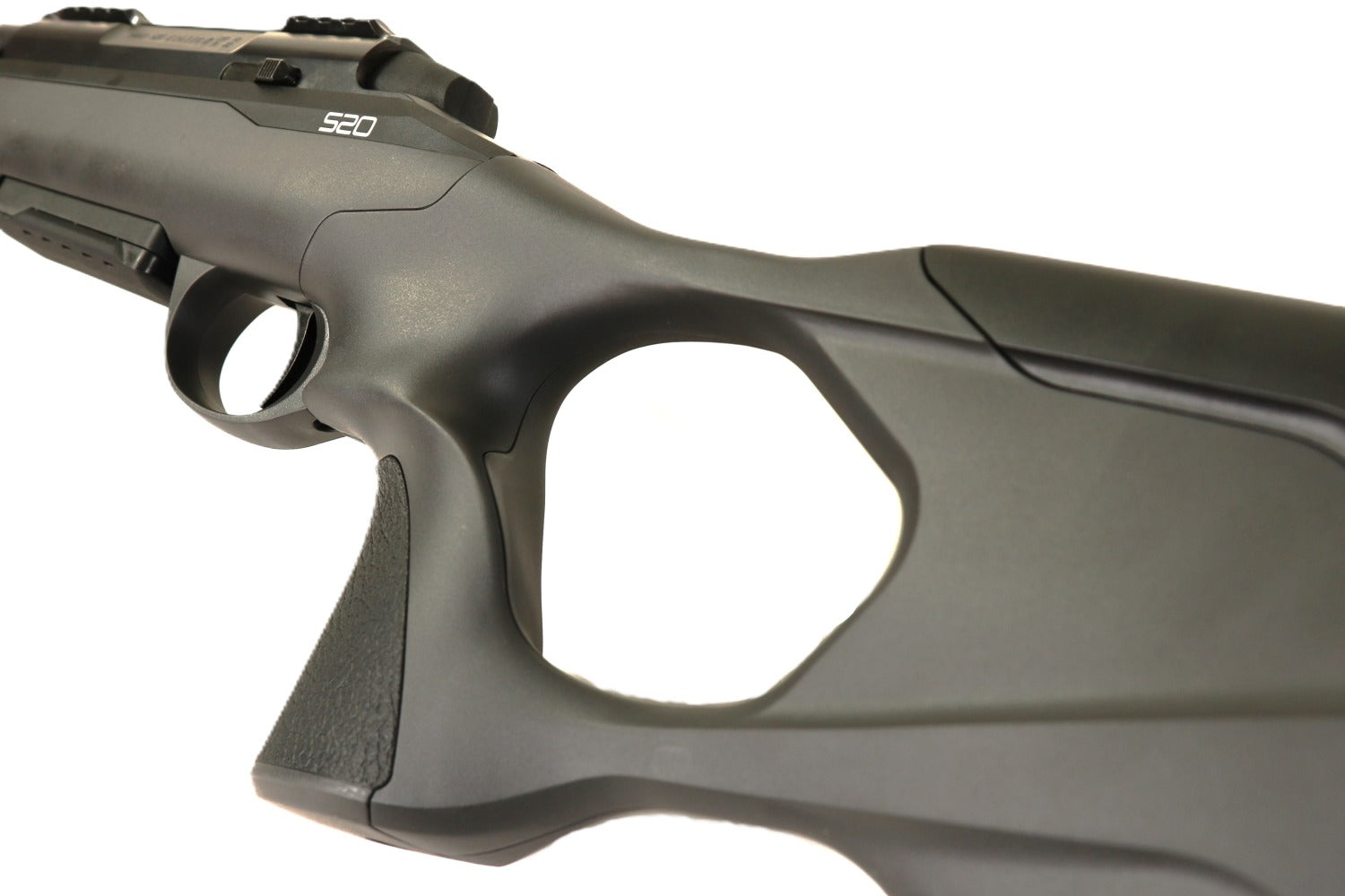 Schwarzes SAKO Gewehr seitlich Ansicht.