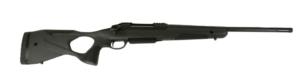 Schwarzes SAKO Gewehr seitlich Ansicht.