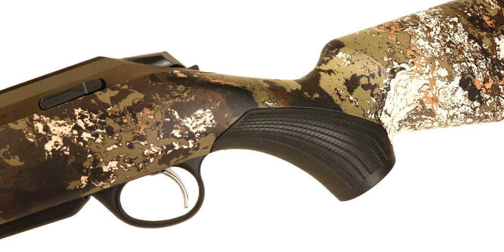 Tikka Gewehr mit Tarnmuster.